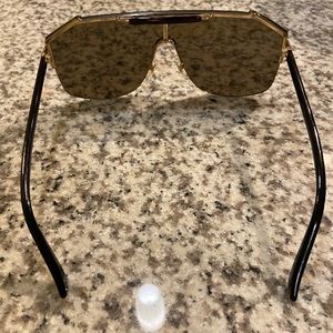 Ray bngold and Gucci glasses 18k Gold on both lens